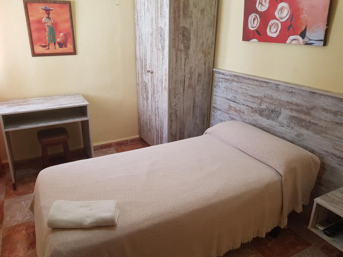 Hostal Virgen Del Rocio Ронда Екстер'єр фото