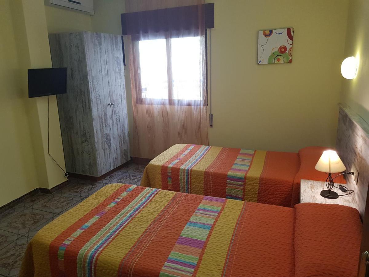 Hostal Virgen Del Rocio Ронда Екстер'єр фото