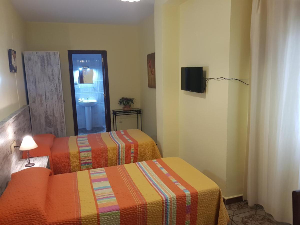 Hostal Virgen Del Rocio Ронда Екстер'єр фото