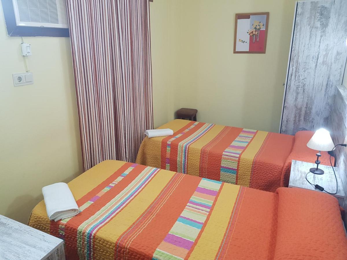 Hostal Virgen Del Rocio Ронда Екстер'єр фото