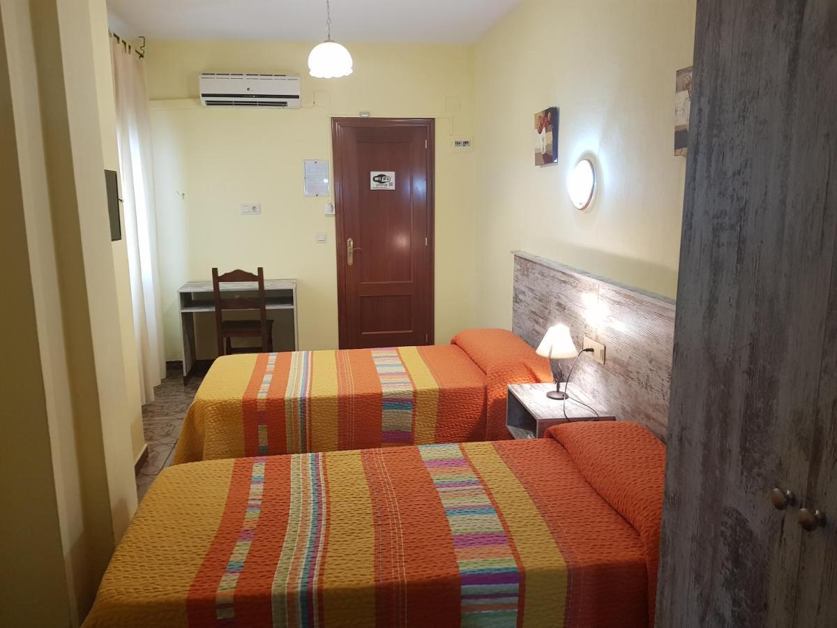 Hostal Virgen Del Rocio Ронда Екстер'єр фото