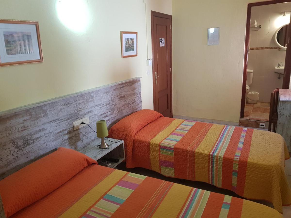 Hostal Virgen Del Rocio Ронда Екстер'єр фото
