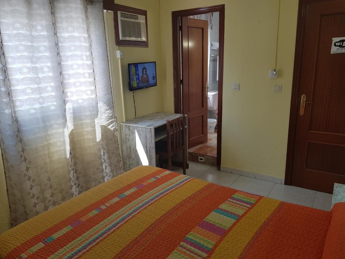 Hostal Virgen Del Rocio Ронда Екстер'єр фото